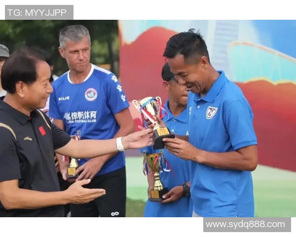 足球明星齐聚为考生加油助威送上祝福传递梦想与希望的力量