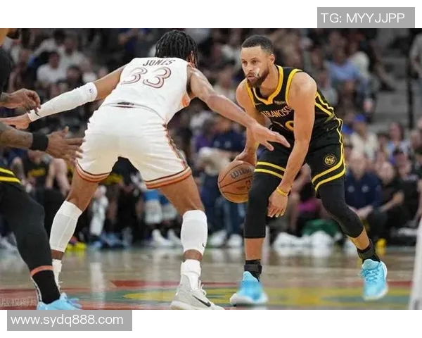 勇士与马刺2014至2015赛季的精彩对决回顾与分析