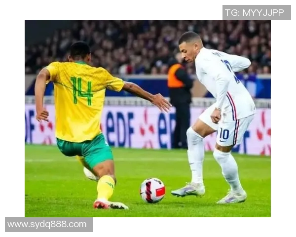 冰岛与意大利足球赛激战正酣球迷期待精彩对决与历史交锋 冰岛与意大利足球赛激战正酣球迷期待精彩对决与历史交锋