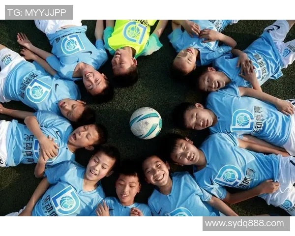 乐动体育足球培训班助力孩子们快乐成长与技能提升